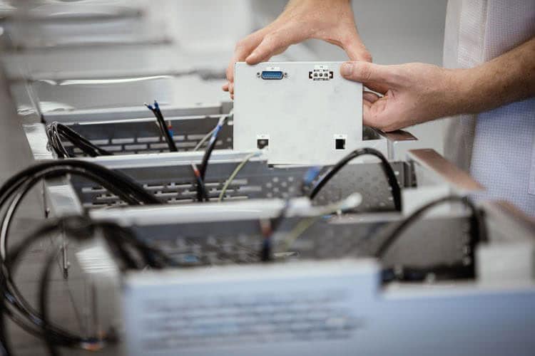 Gerätefertigung – EMS Dienstleister AXXERON HESCH electronics GmbH